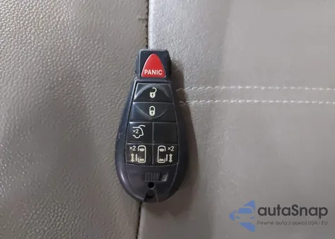 2014 Chrysler Town & Country Touring z USA, uszkodzony, nr VIN 2C4RC1BG5ER437164